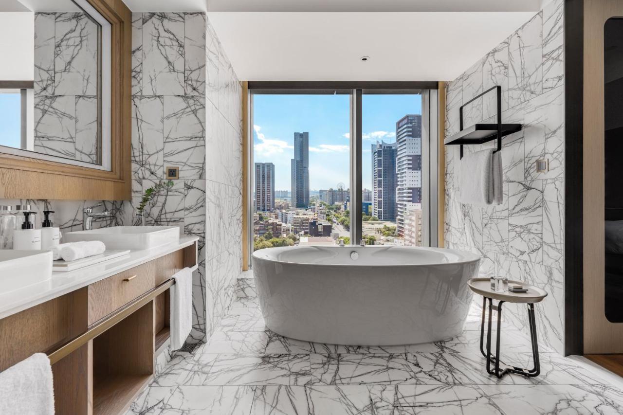 Intercontinental Kaohsiung By Ihg Otel Dış mekan fotoğraf Bathroom
