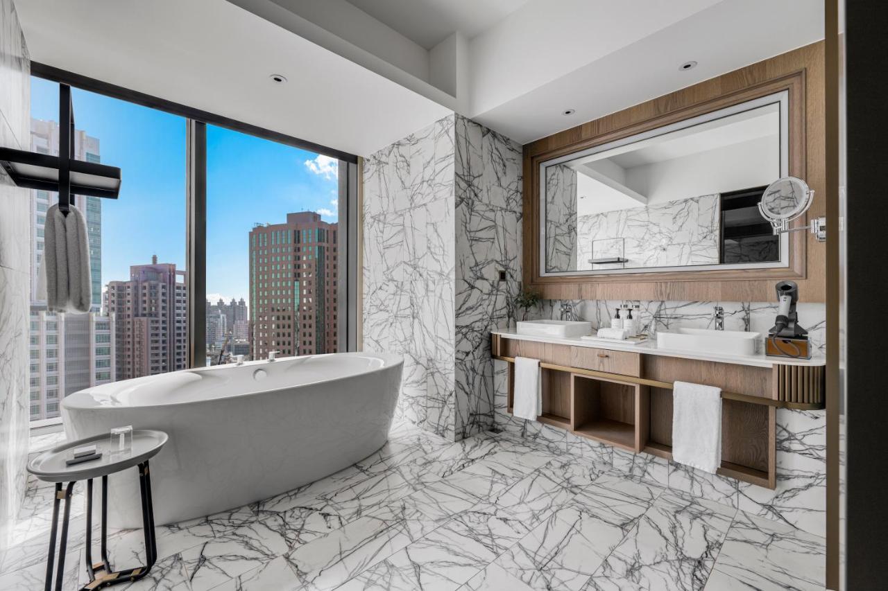 Intercontinental Kaohsiung By Ihg Otel Dış mekan fotoğraf Bathroom