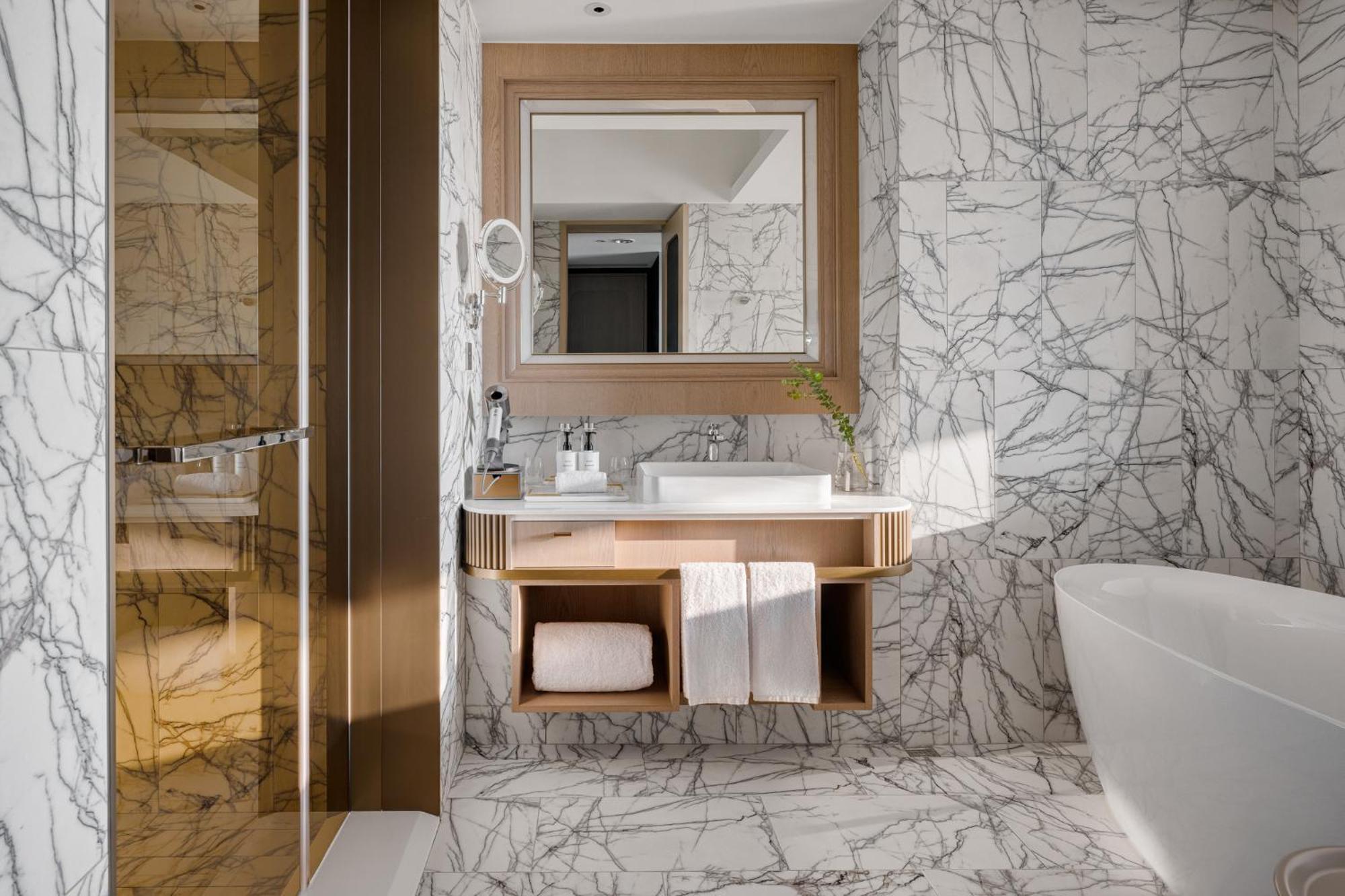 Intercontinental Kaohsiung By Ihg Otel Dış mekan fotoğraf Bathroom