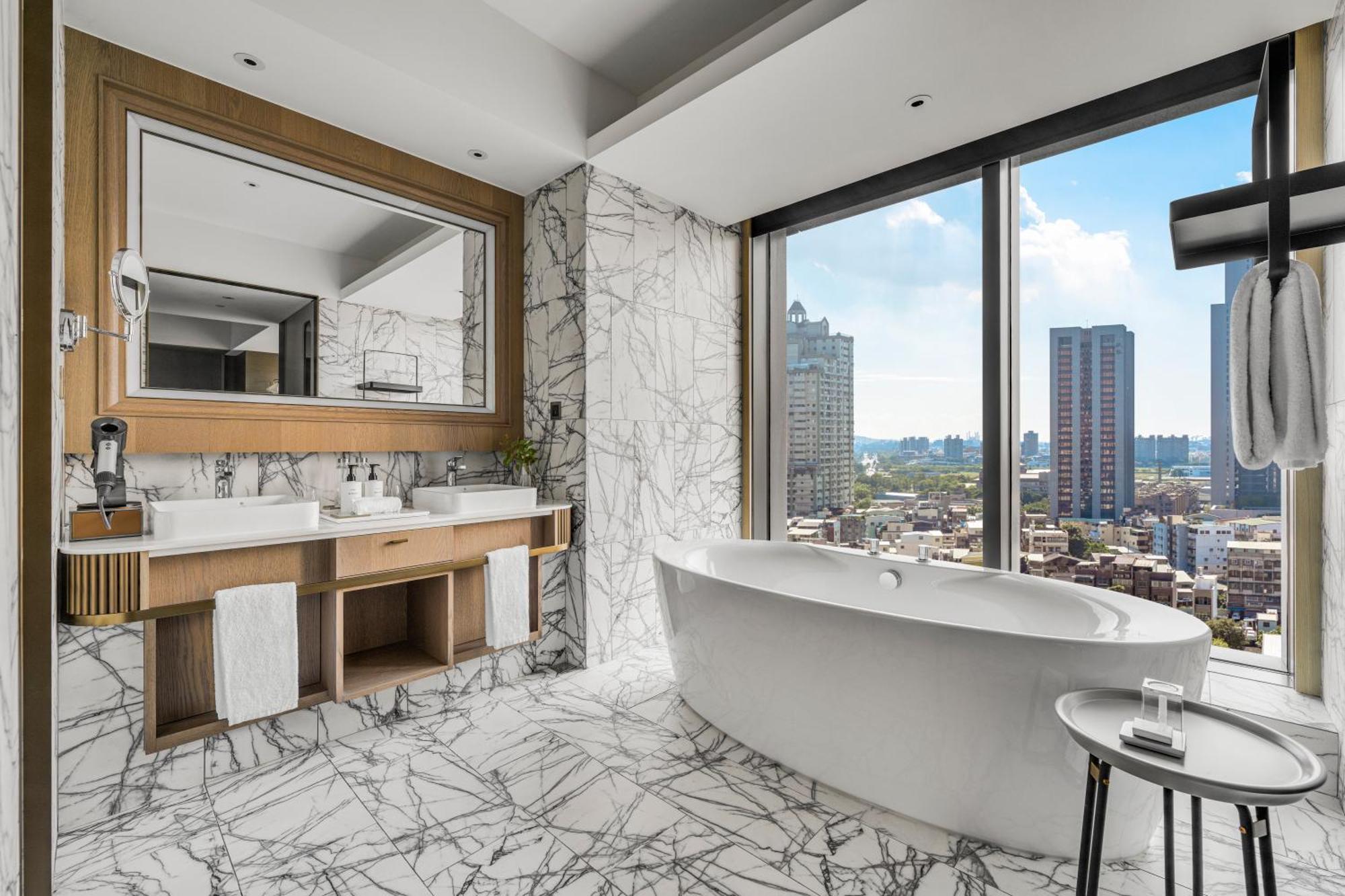 Intercontinental Kaohsiung By Ihg Otel Oda fotoğraf Bathroom